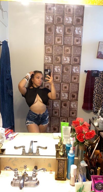 esmeehottie thumbnail