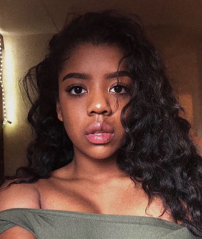 ashlywithnoe profile