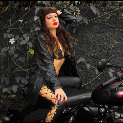 andreamezbran profile