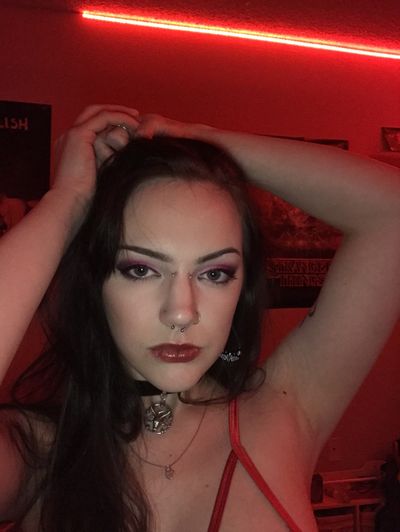 Chxrry Nicole profile