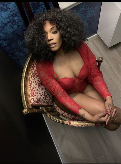 NicoleVsNikki profile