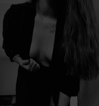 smalltittiesbigbank thumbnail