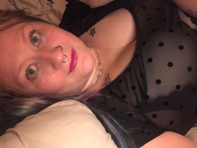 tori_swallows thumbnail