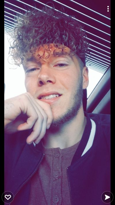 thehandthatfeedsu profile