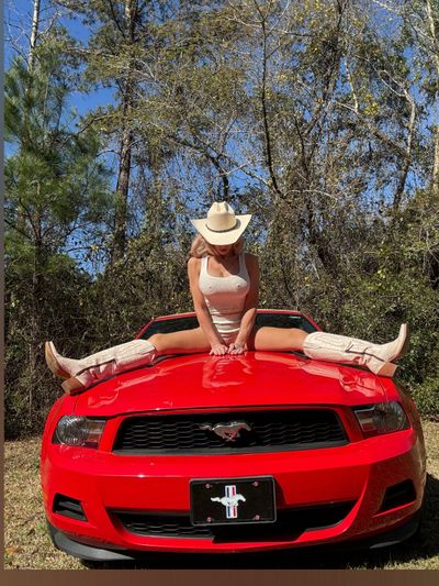 loreleifinds thumbnail