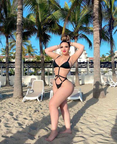 estefania.24 thumbnail