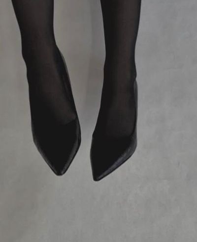 amberhotfeet1 thumbnail