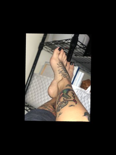 idkwhyyoulikemyfeet profile