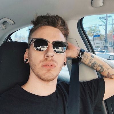 ⓜⓘⓚⓔⓨ profile