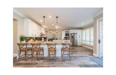 amberbayrealtor thumbnail