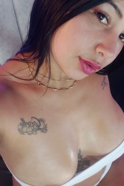 adriiisweet thumbnail