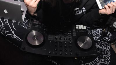 Ashmead Stopher thumbnail