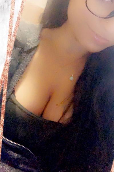 miakhalifalookalike profile