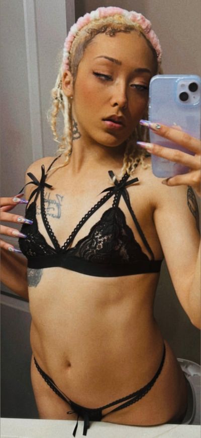 Divine P 💋 thumbnail