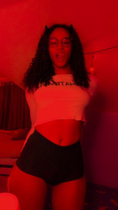 goodlittlewhores profile