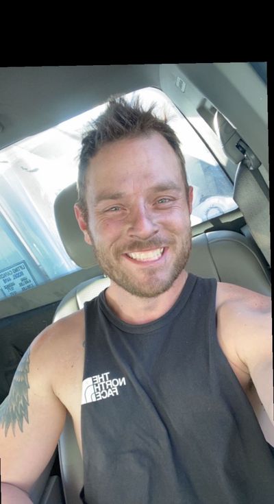 Travis Holland🇺🇸 profile