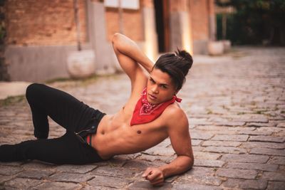 oliverr.prada thumbnail