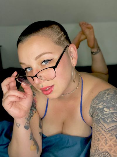 baldblondebaddie profile