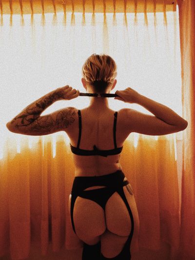 carbomb.baddie profile