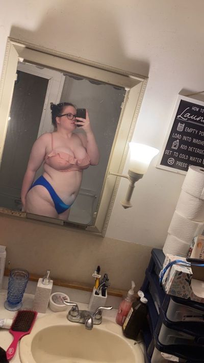 uncrownedari profile