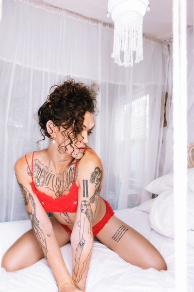 Amo Elizabeth. thumbnail