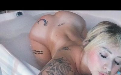 nicolle_22 thumbnail