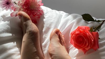 Kitty x Feet thumbnail