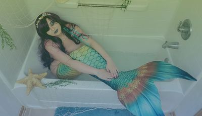 ActualNakedMermaid thumbnail