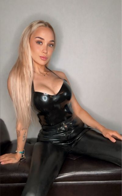latex_temptress profile