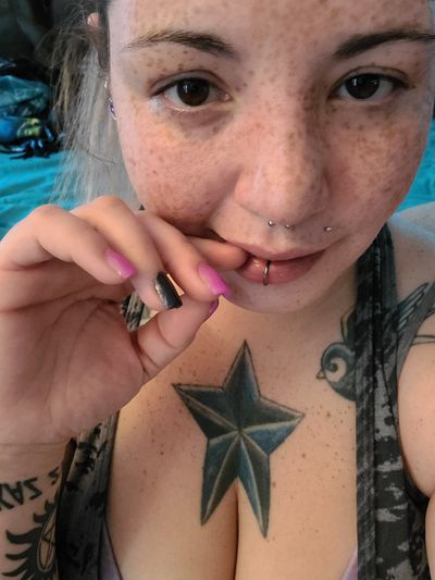 freckledandtattooedfree profile