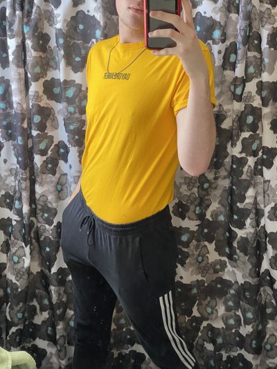 J. Hensyn, baby profile