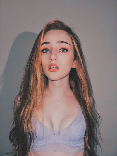 venusmoorez thumbnail