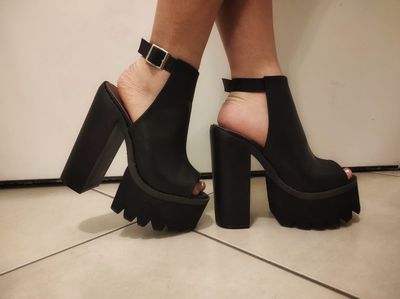 Welcome To Happy Feet thumbnail