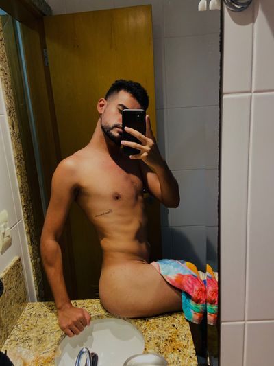 adriclosefriends thumbnail