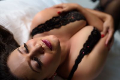 illateazya thumbnail