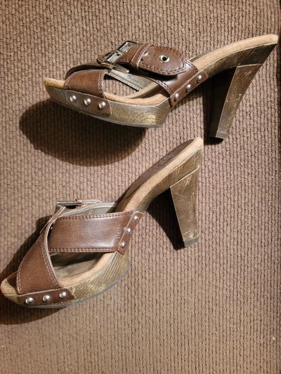 lovelyfeet1002 thumbnail