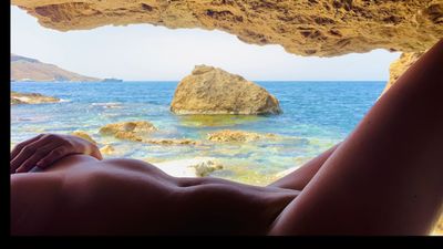 andrealehotska thumbnail