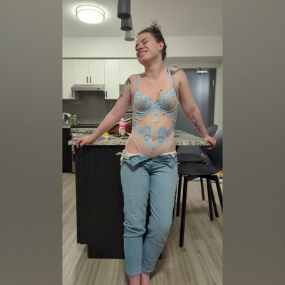 Leanne (rude clown) profile