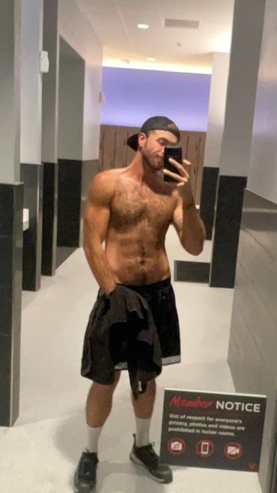 M I K E Y S C O T T😈 profile