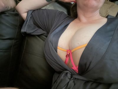 housewife0001 thumbnail