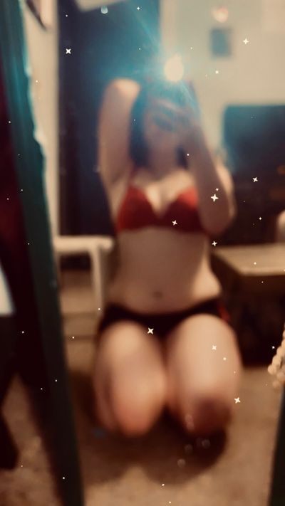 𝒦𝒶𝓁𝓁𝒾 𝒥𝑜𝓁𝑒𝓃𝑒 𝒞𝓇𝑜𝓈𝒾𝑒𝓇 profile