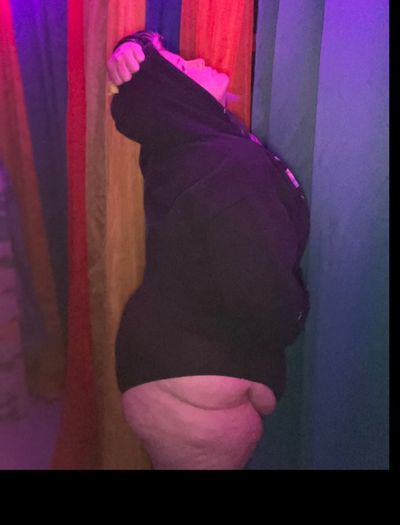 Weird ArtBabe profile