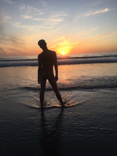 themorerisqueone thumbnail