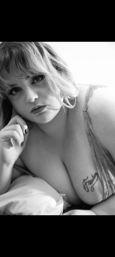 stephanied99 thumbnail