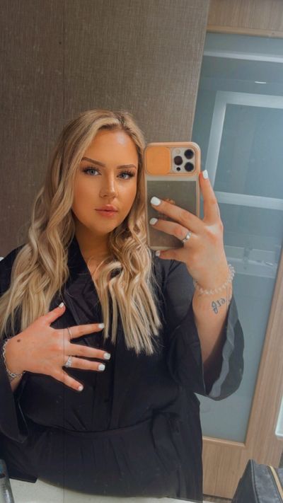 Princess peach 🍑 profile