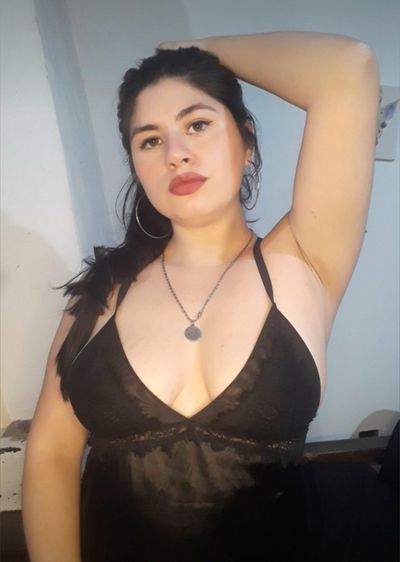 ~𝓛𝓪𝓻𝓪 ♡ profile