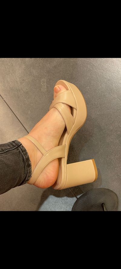 Tiffany black profile