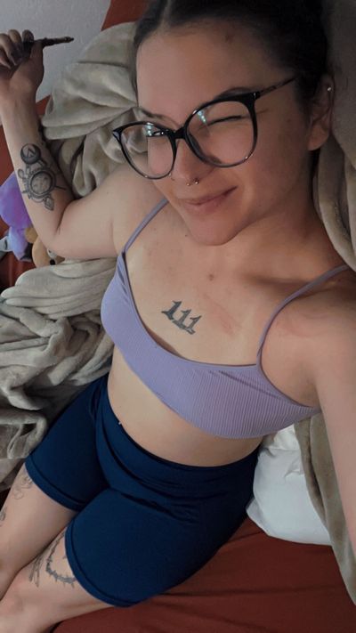 petitepocketpussy profile