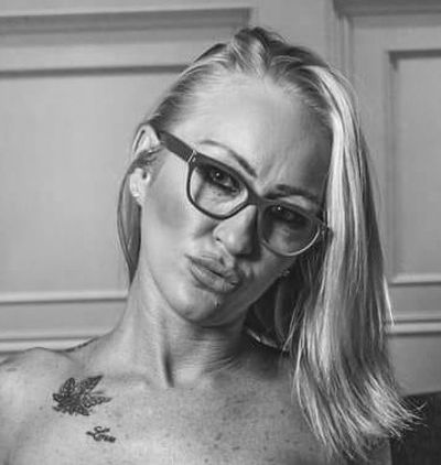 Shy_blondebabe profile