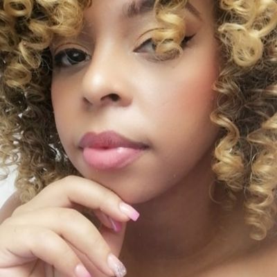 Bella Collins profile